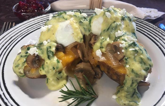egg stuffed potatoes with veggies